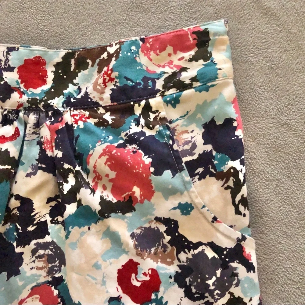 Francesca’s 100% Cotton Abstract Floral Print Mini Skirt Red White Blue Small